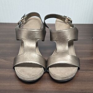 Aerosoles Size 9 Silver/Grey Faux Leather Heeled Headway Sandals